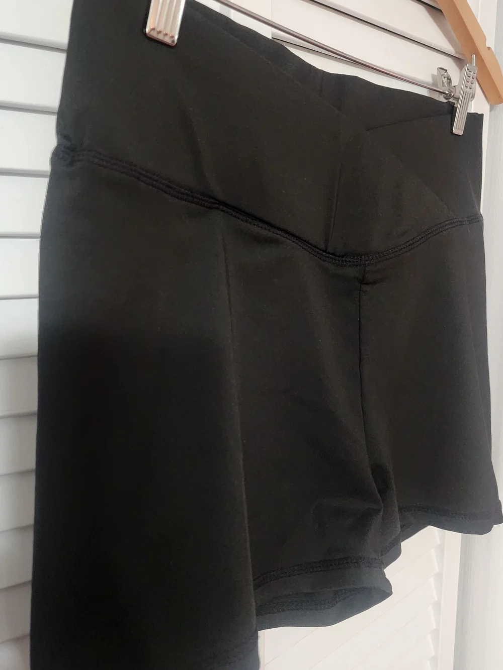 Women's Black V-Waist Scrunch Booty Performance Shorts - Picture 1 of 7